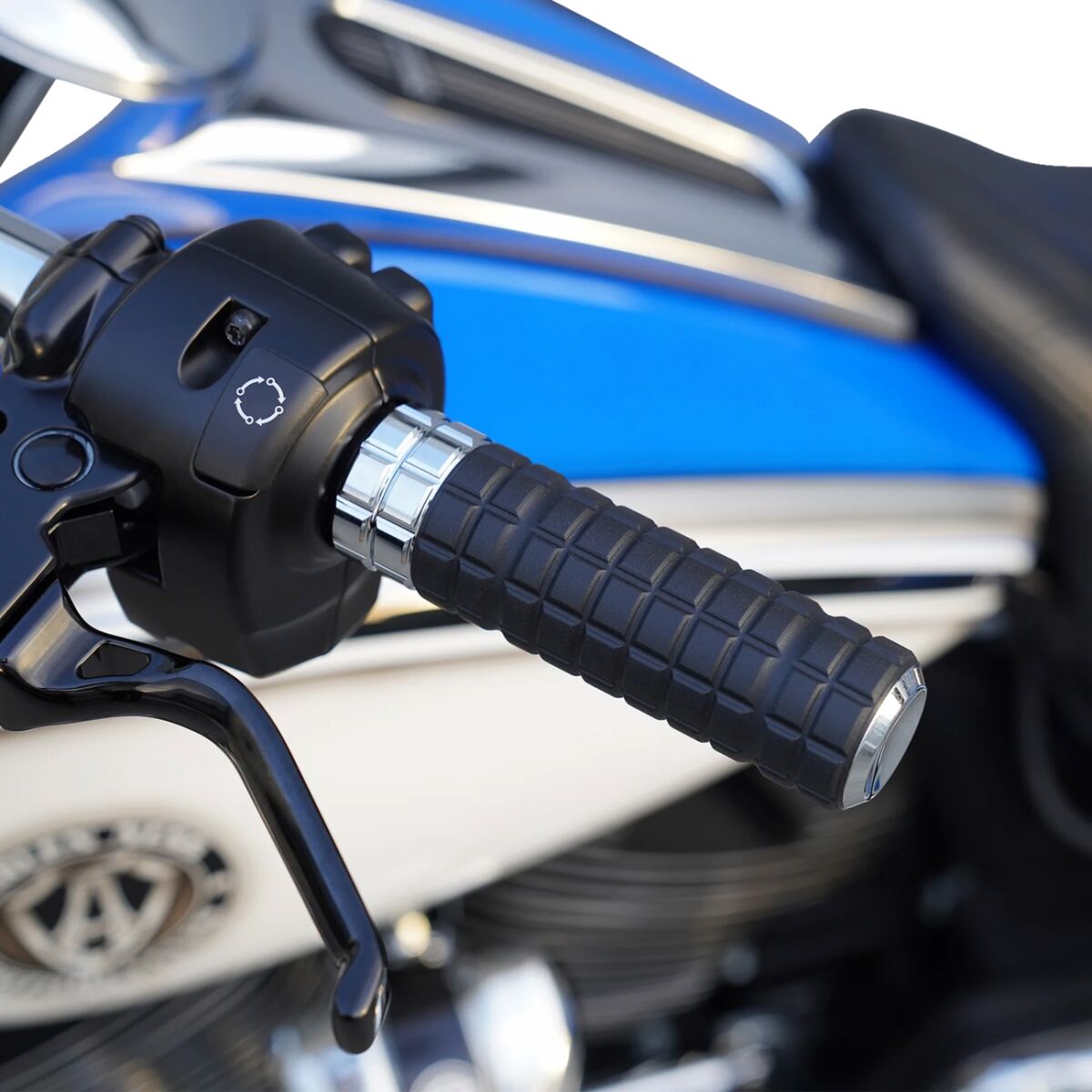 SpeedLiner Grips, Chrome - 24+ Touring Grips Arlen Ness