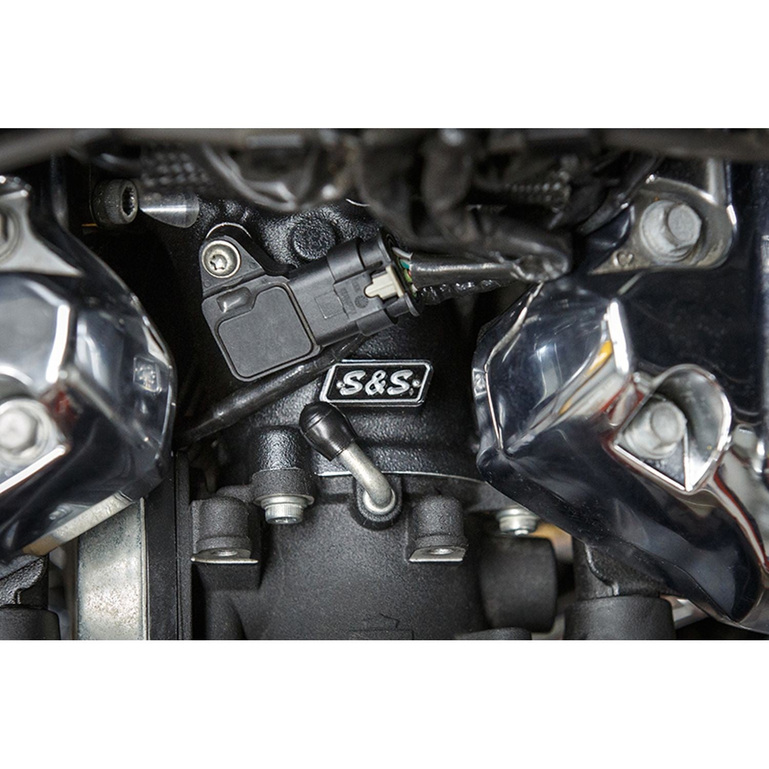 Premium 55mm CNC Ported Black Manifold - Milwaukee 8 Throttle Bodies S&S Cycle