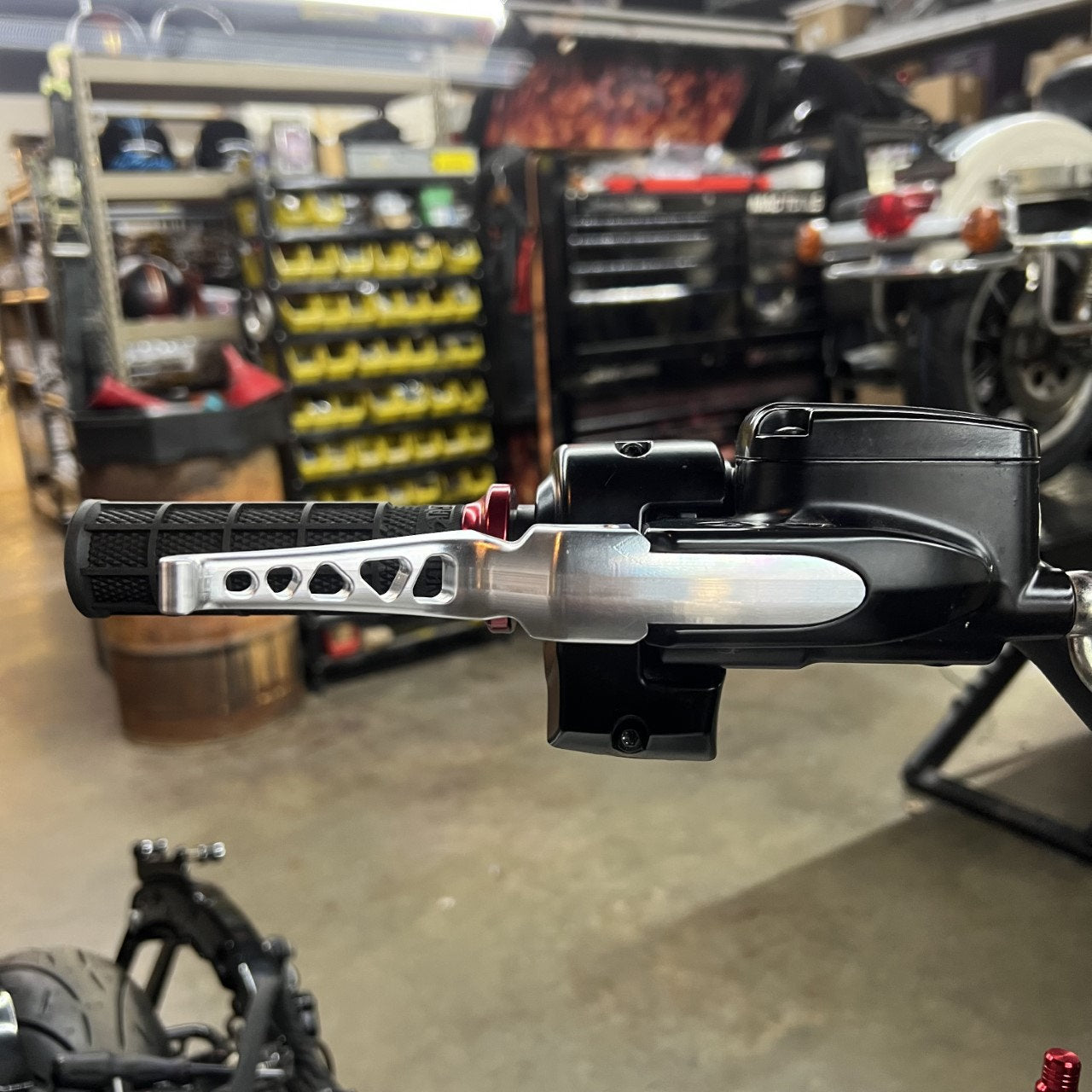DMR Destroyer Shorty Brake and Clutch Lever Set - 15+ Softail Death Metal Racing