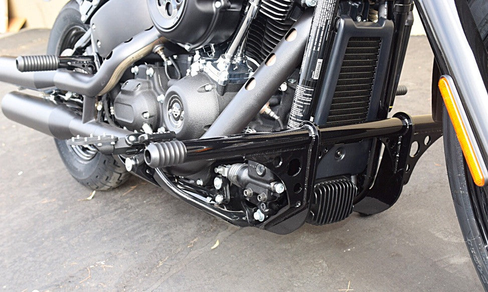 "Highway" Peg Crash Bar - 18+ Softail Crash Bar Bung King