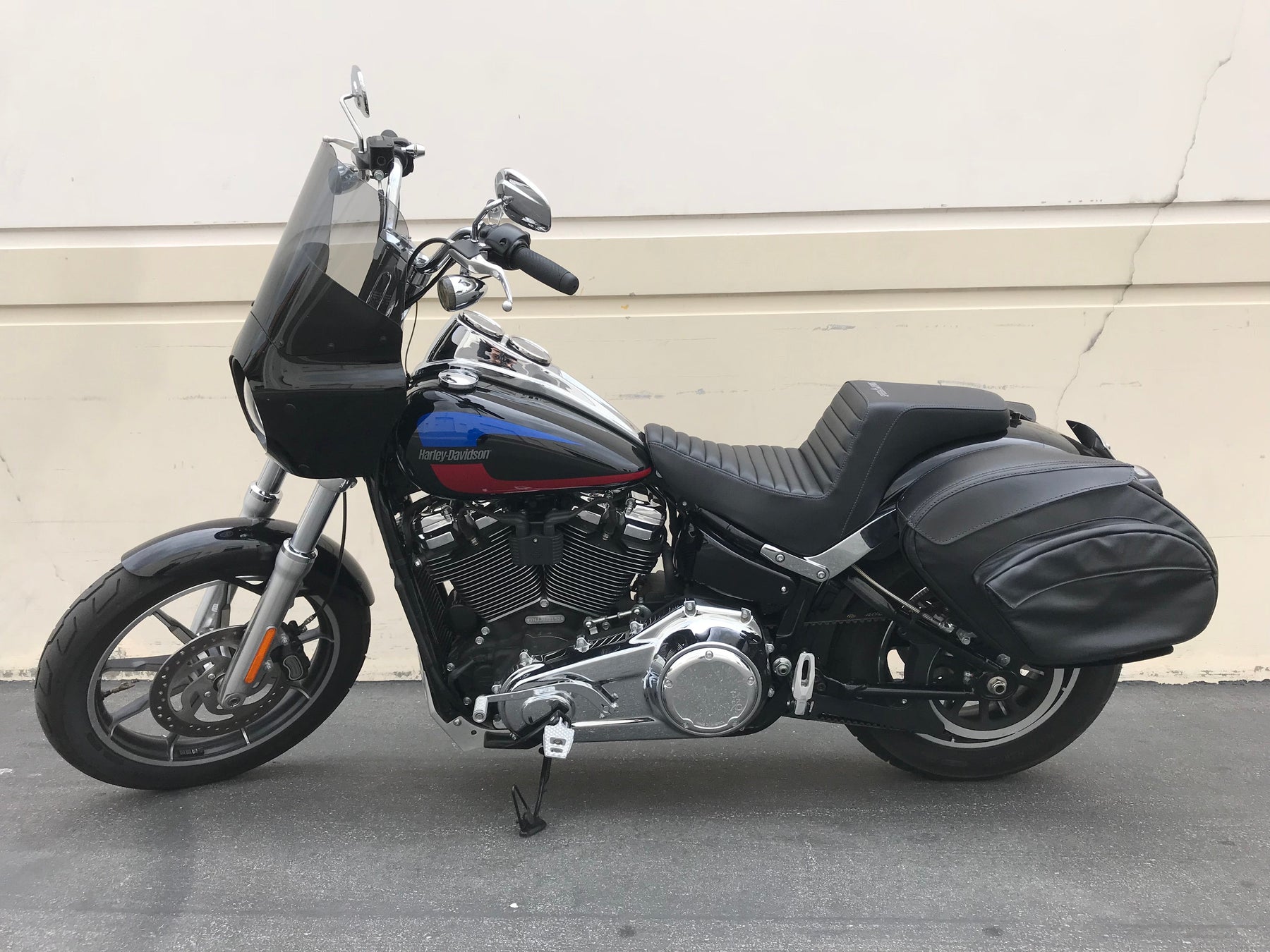 Retro Series V3 Saddlebags - 18+ Softail Saddlebags Leather Pros