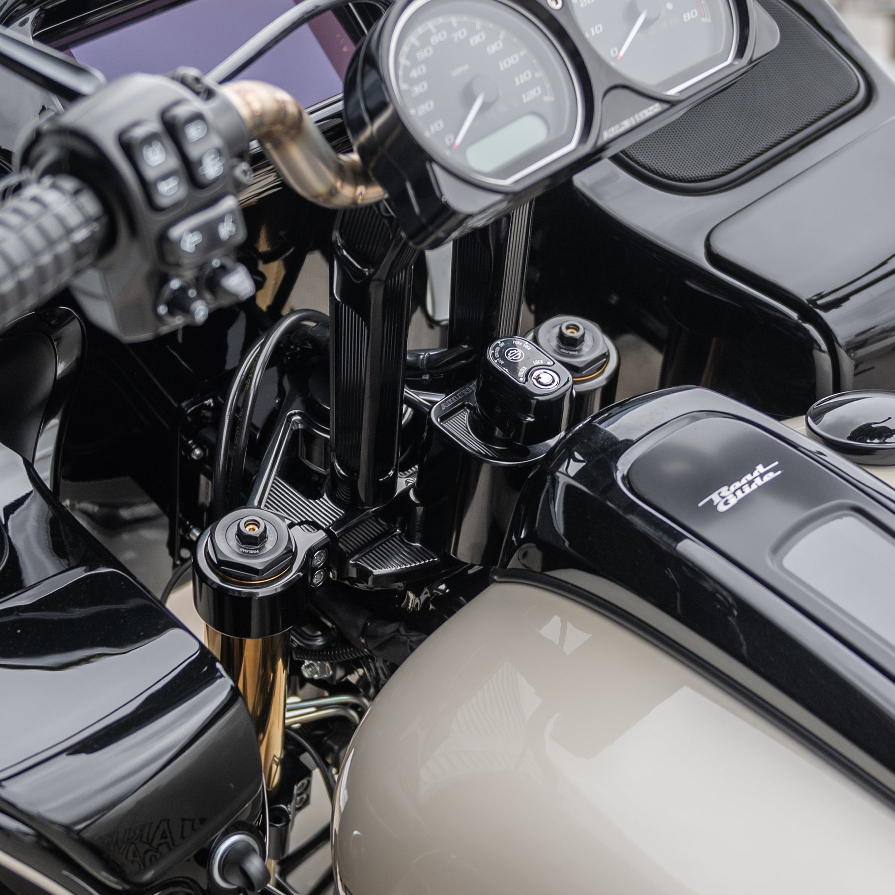 Method® Triple Trees - 15+ Road Glide Triple Tree Arlen Ness
