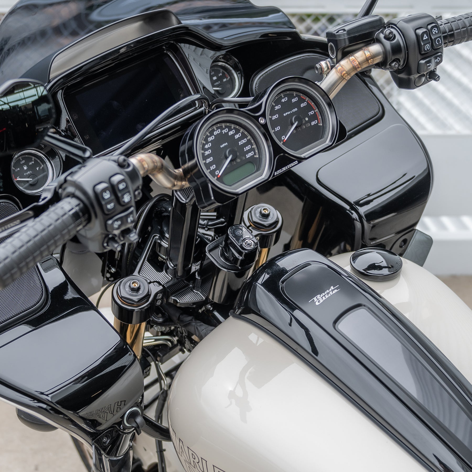Method® Triple Trees - 15+ Road Glide Triple Tree Arlen Ness