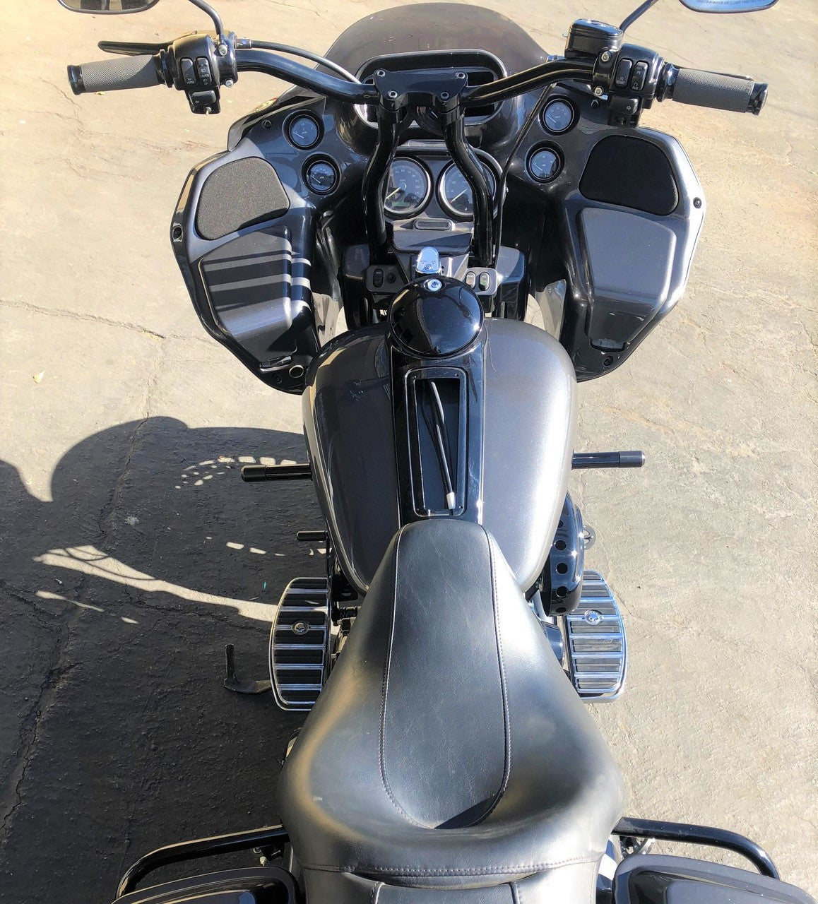 "Highway" Peg Crashbar - Touring Crash Bar Bung King