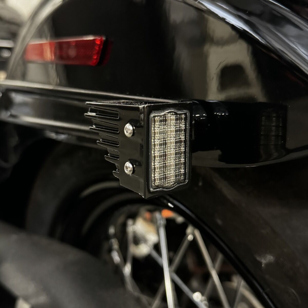 Rear Strut Mount Led Turn Signals, Black With Smoked Lens - Milwaukee 8 Turn Signals Custom Dynamics