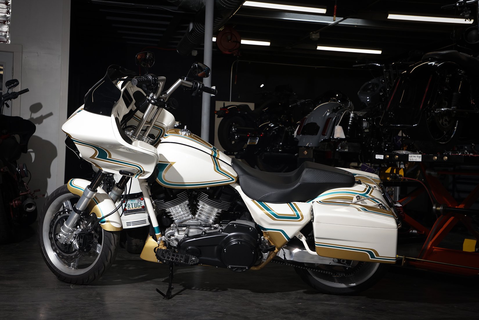 FXR Division Series Seat - 08-23 Touring Seat Saddlemen