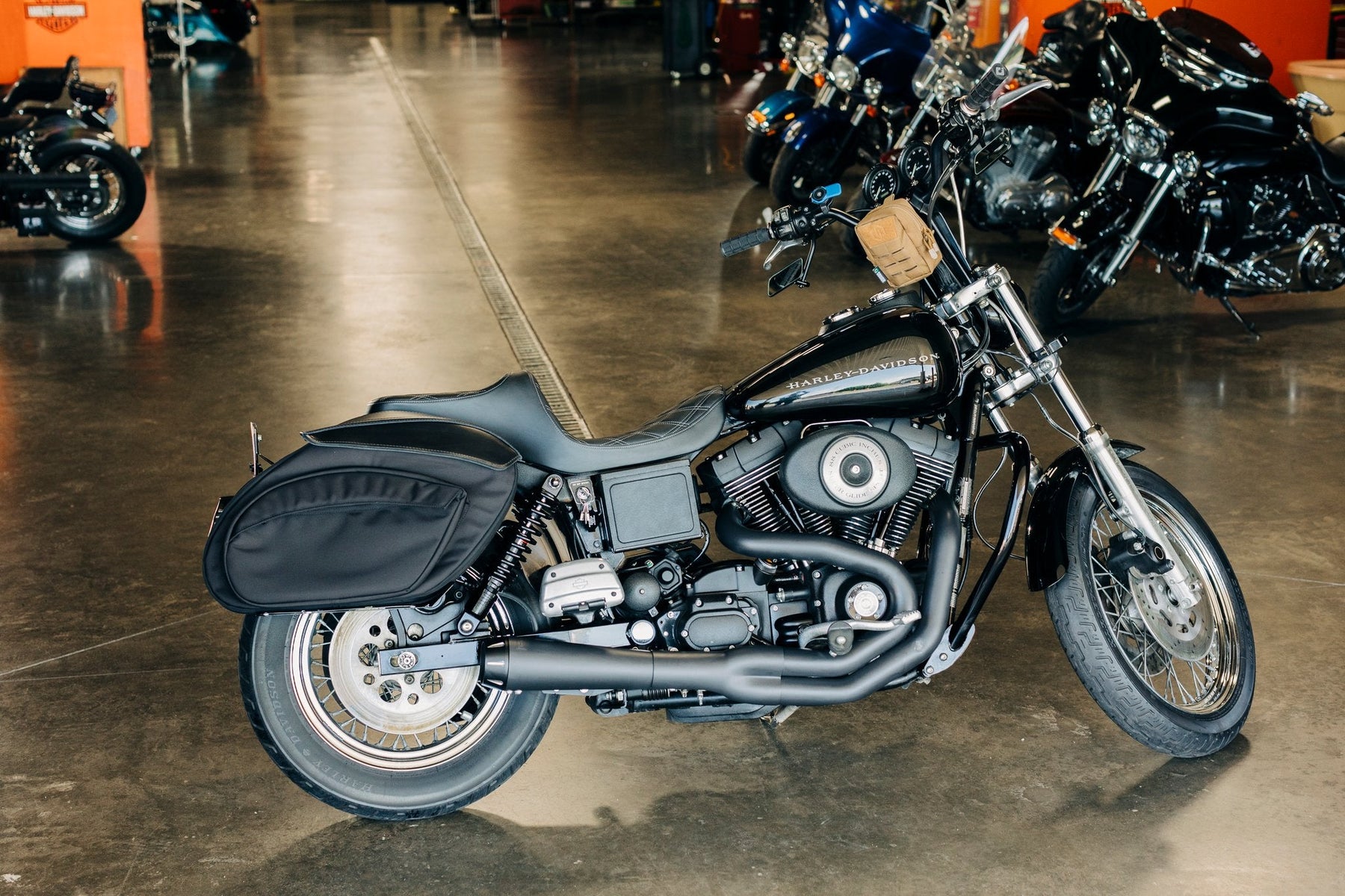 Retro Series V3 Saddlebags - Dyna Saddlebags Leather Pros