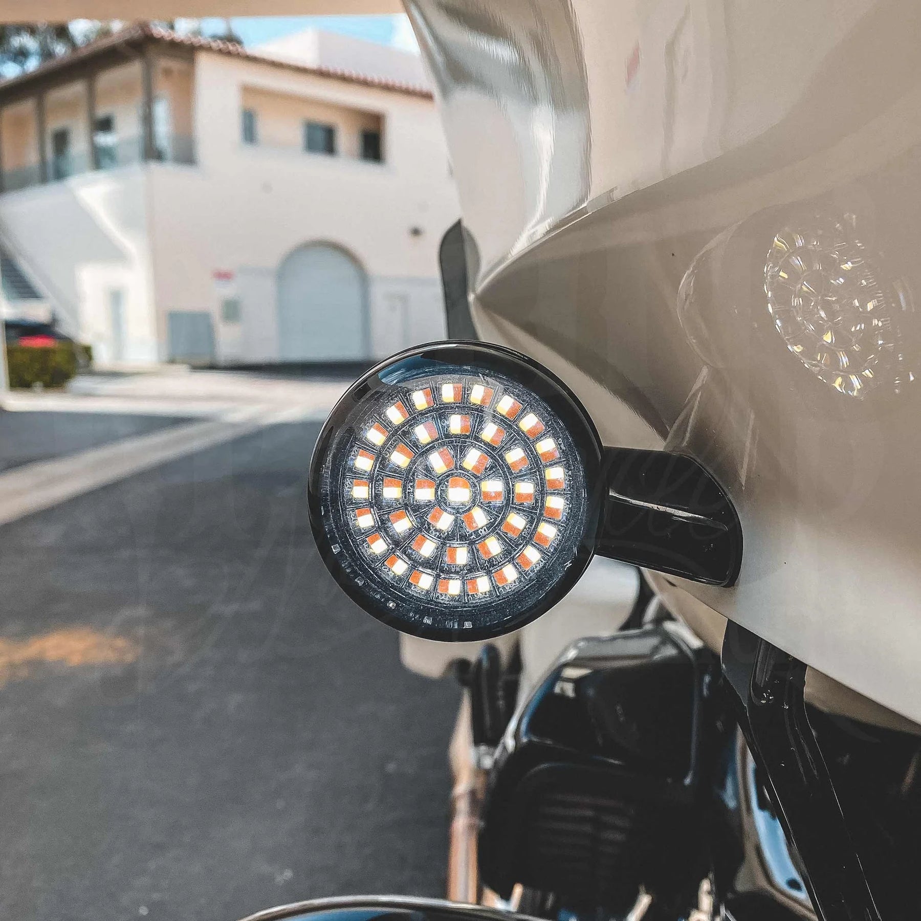 MoonPods V2 LED Turn Signals Turn Signals Moons Mc White/Amber 1157 (front)