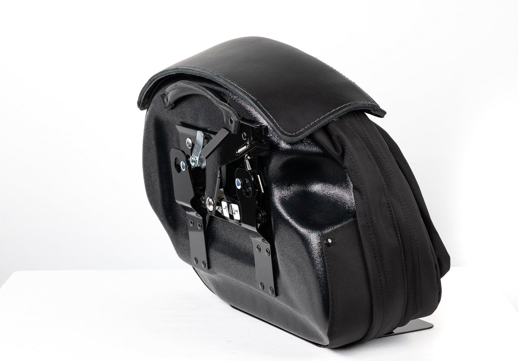EZ-Mount V3 Saddlebags - 18+ Softail Saddlebags Leather Pros