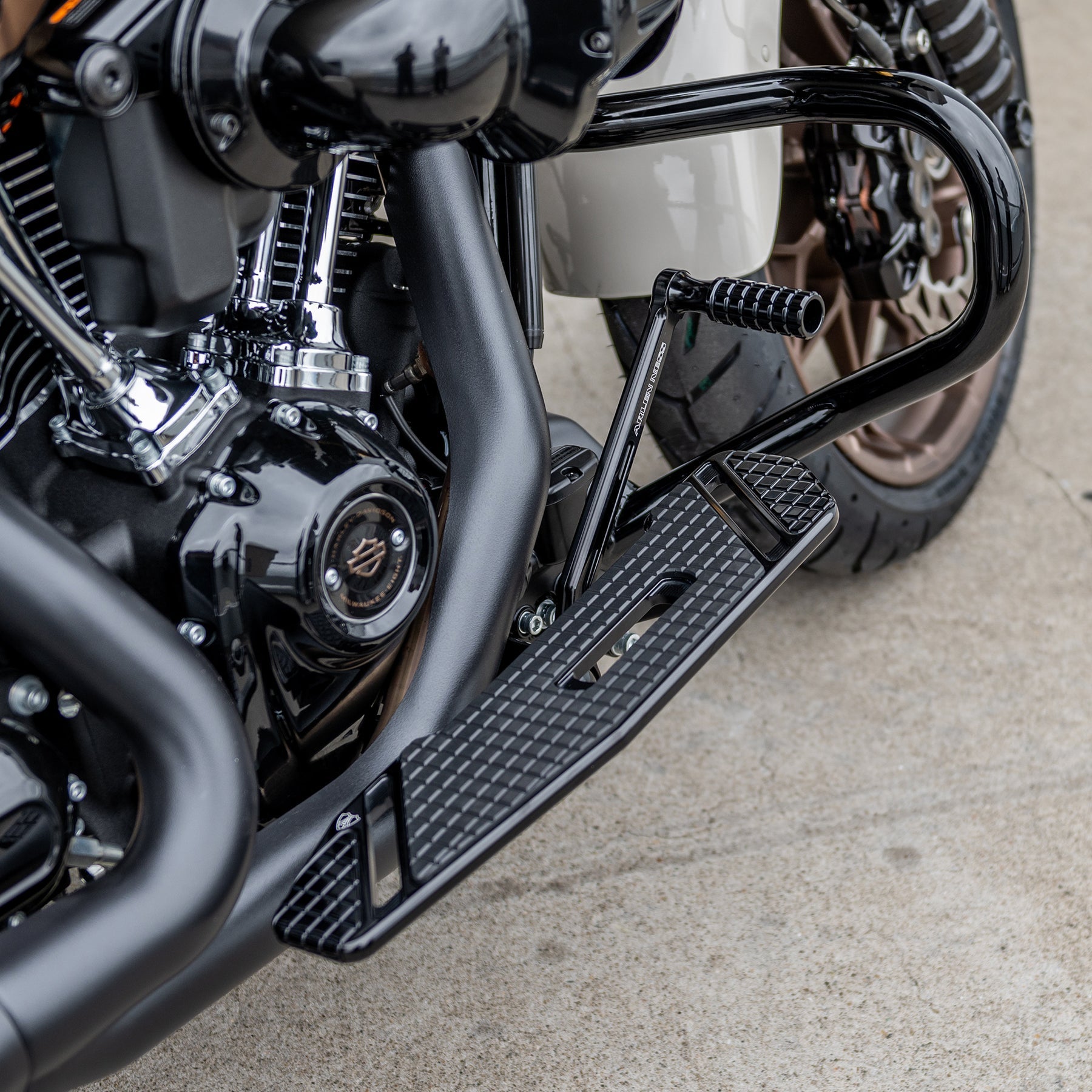 Speedliner Heel/Toe Foot Control Kit, Black - Touring Foot Control Kit Arlen Ness