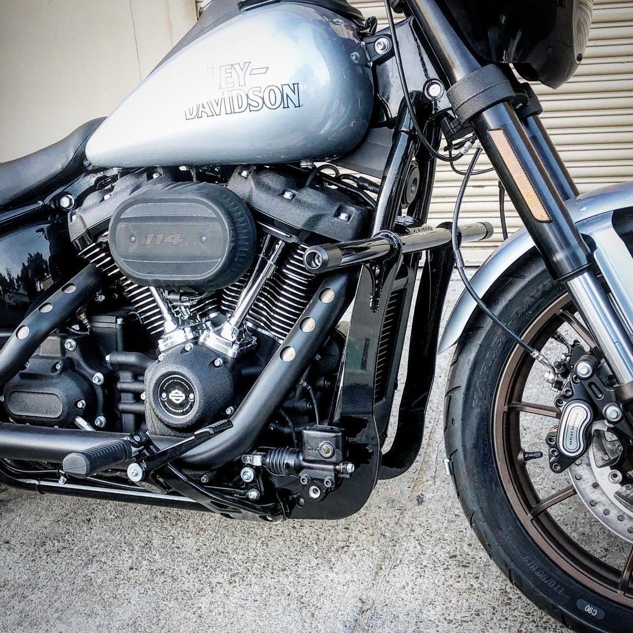 "High Bar" Crash Bar - 18+ Softail Crash Bar Bung King
