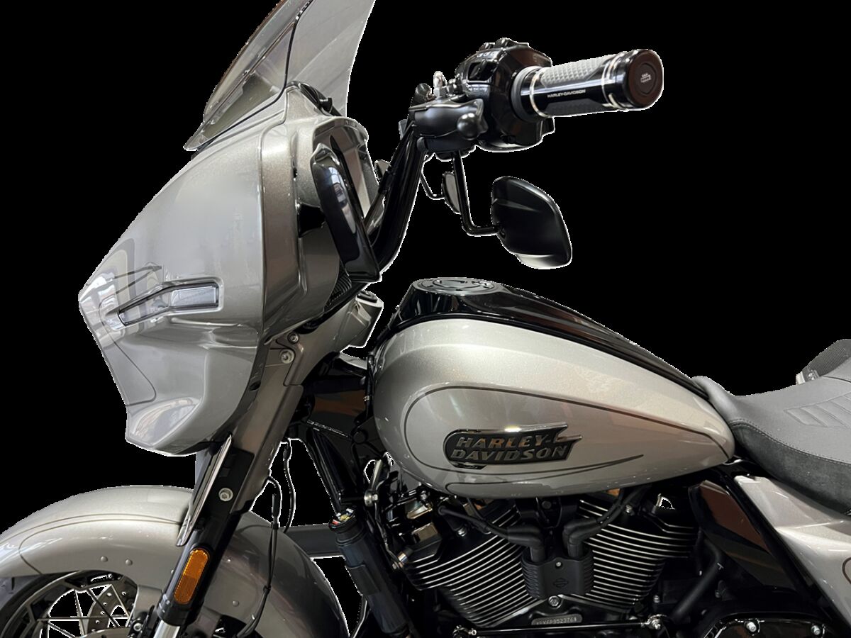 Fat Baggers Inc. H Bar Pntd Top Blk 1.25" 12" Flhx,Se Handlebars Fat Baggers Inc.
