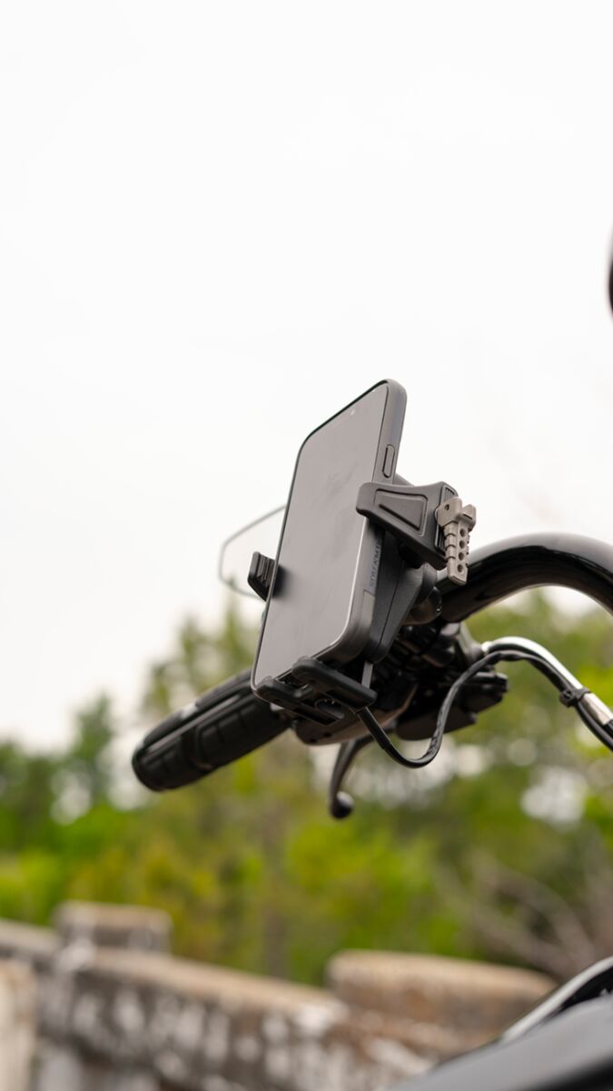 Ciro Holder Phone Gen 2 Cybercharge HANDLEBAR-MOUNTED ACCESSORIES Ciro