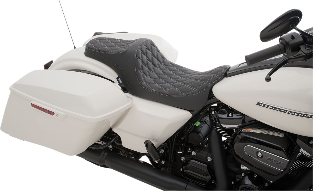 Drag Specialties Seats Seat Predator Iii Double Diamond Black/Silver Seat Drag Specialties
