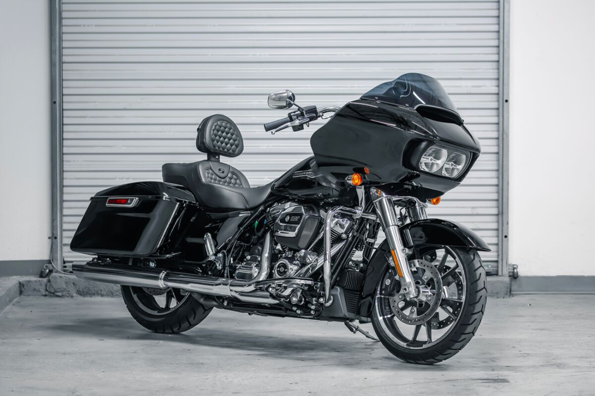 Saddlemen Roadsofa HC With Driver's Backrest Seat, Black Stitch - 08-24 Touring Seat Saddlemen