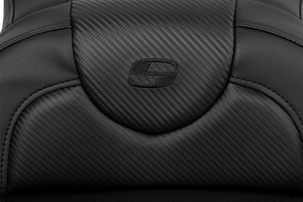 Roadsofa CF Extended Reach With Driver's Backrest Seat, Black Stitch - 08-23 Touring Seat Saddlemen