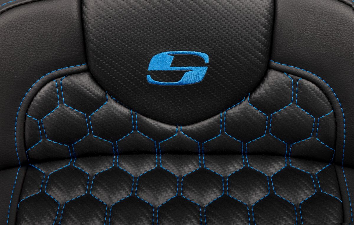 Roadsofa HC Extended Reach With Driver's Backrest Seat, Blue Stitch - 23+ Touring Seat Saddlemen
