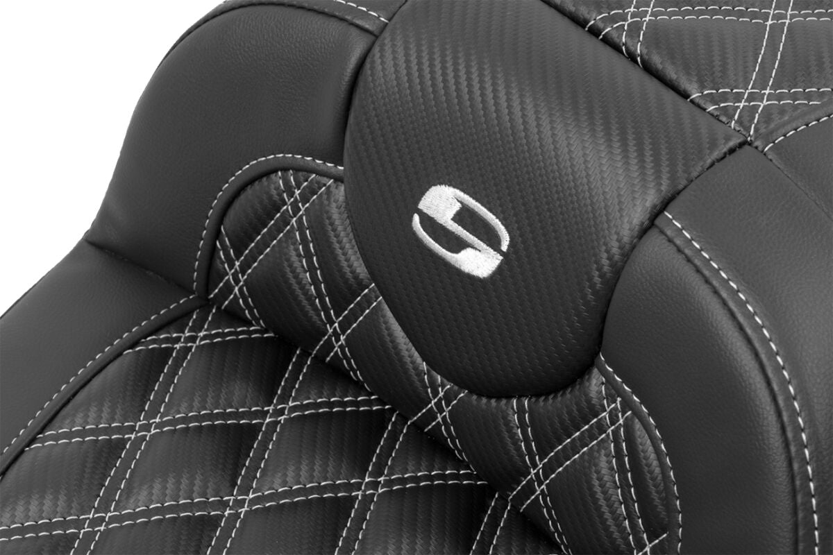 Roadsofa Extended Reach CF LS With Driver's Backrest Seat, Silver Stitch - 23+ Touring Seat Saddlemen