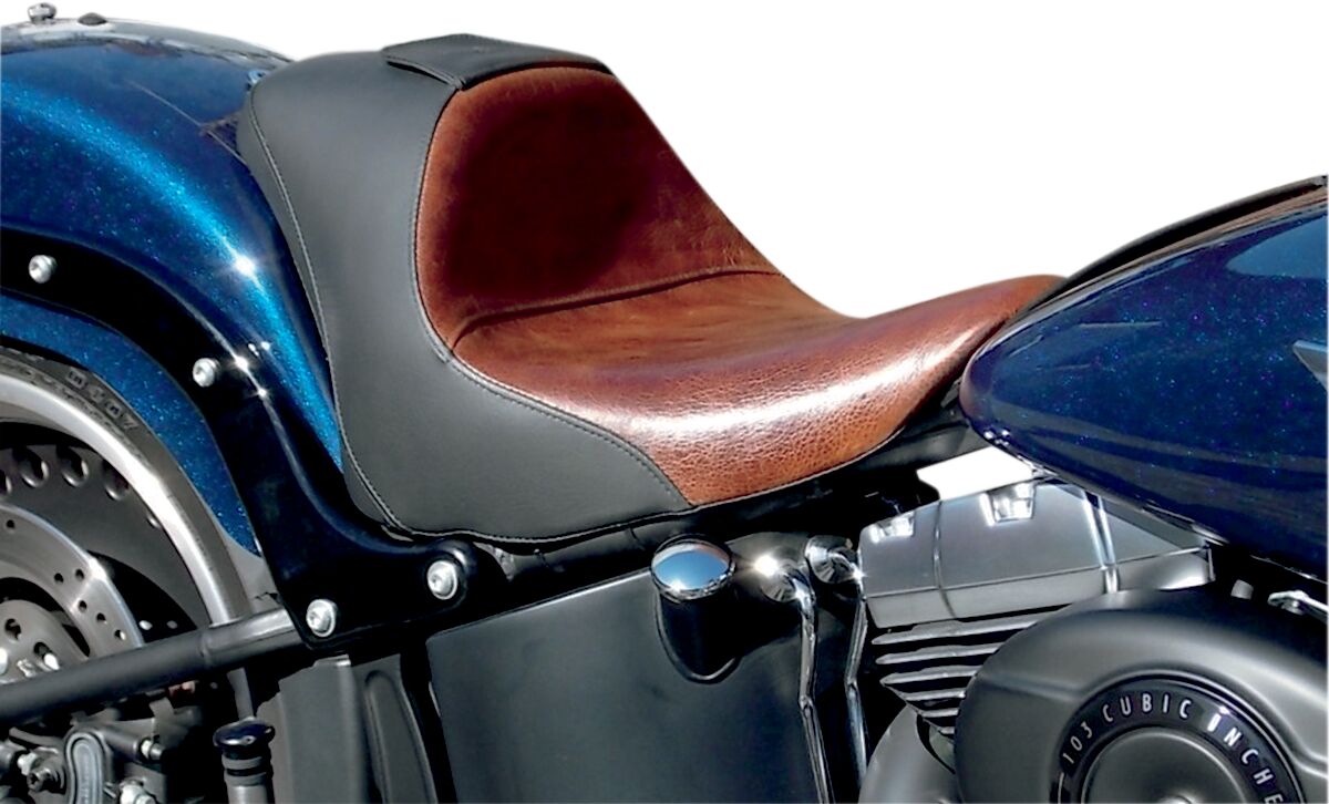 Saddlemen Lariat Solo Seat - 06-17 Softail (FXST/B/S Softail Standard (06-09)) Seat Saddlemen
