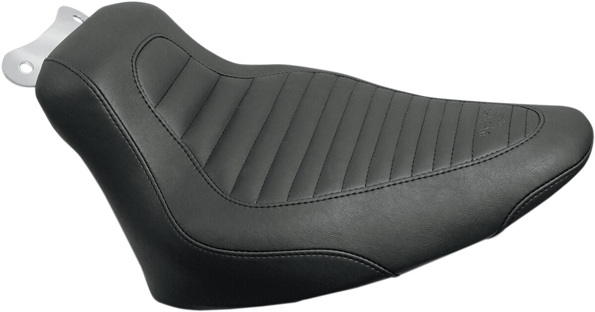 Mustang Seat Tripper™ Solo Tuck & Roll Stitch Seat Mustang