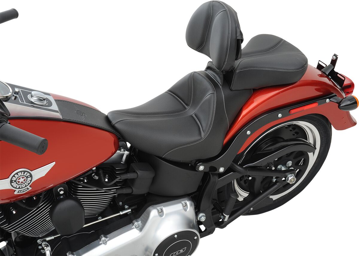 Dominator Solo Seat - 06-17 Softail (FXST/B/S Softail Standard (06-09)) Seat Saddlemen