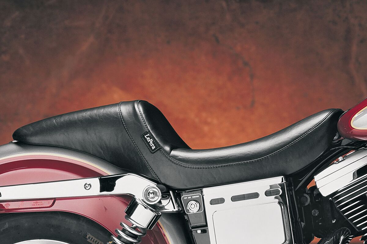 Daytona Sport Smooth Seat - 06-17 Dyna Seat Le Pera