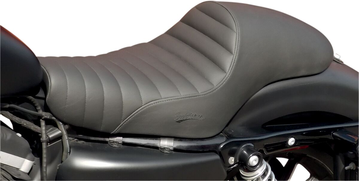 Americano Café Classic Seat - 04-22 Sportster (Forty-Eight and 12L Tank) Seat Saddlemen