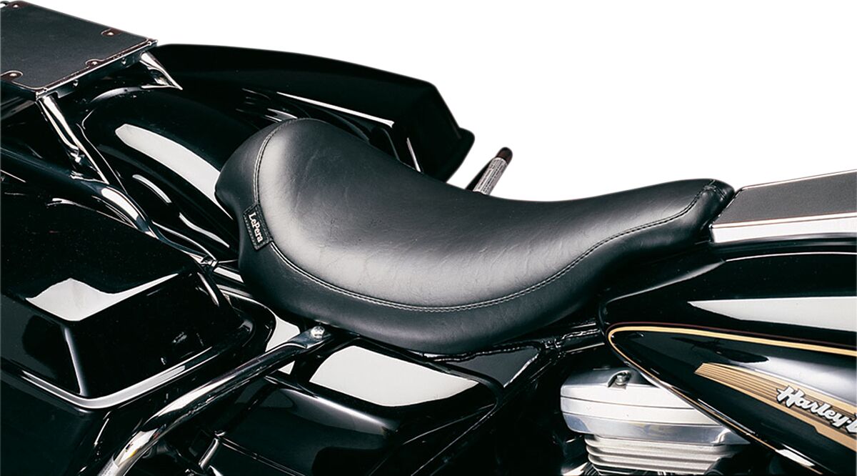 Silhouette Solo Seat, Smooth Black - 02-07 Touring Seat Le Pera