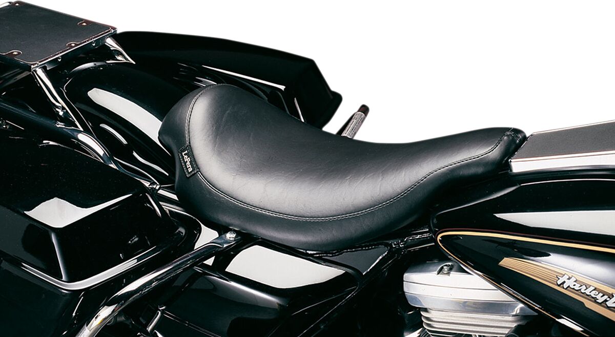 Silhouette Solo Seat, Smooth Black - 02-07 Road King Seat Le Pera Default Title
