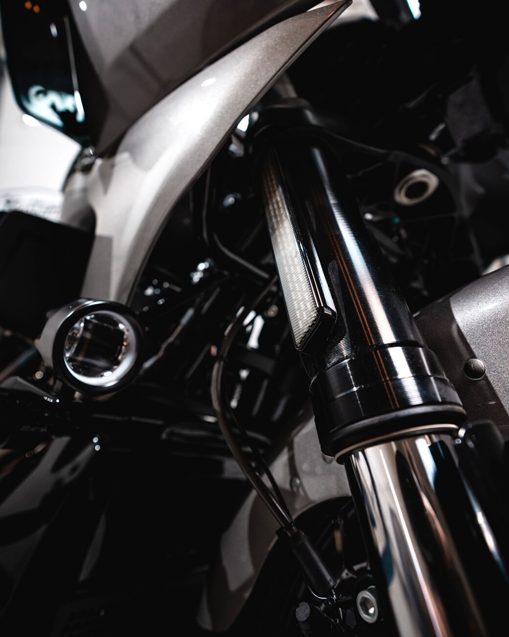 Led Fork Light, Smoked Gloss Black - 14+ Touring & Trike Turn Signals Custom Dynamics