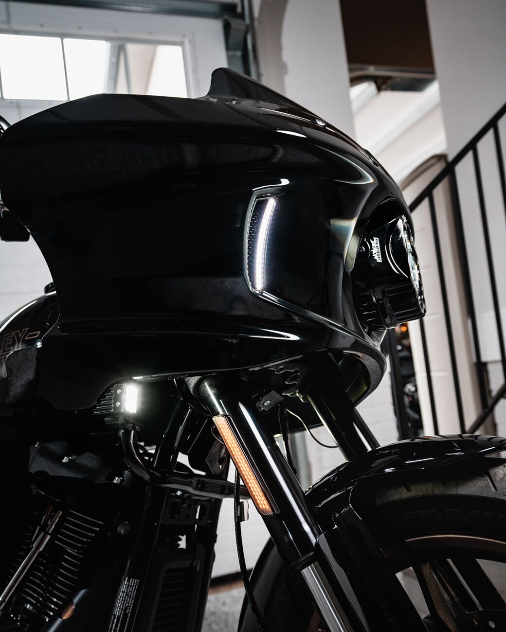 Fairing Vent Lights, Amber/White - 22+ Softail FXLRST & FXRST Auxiliary Light Custom Dynamics