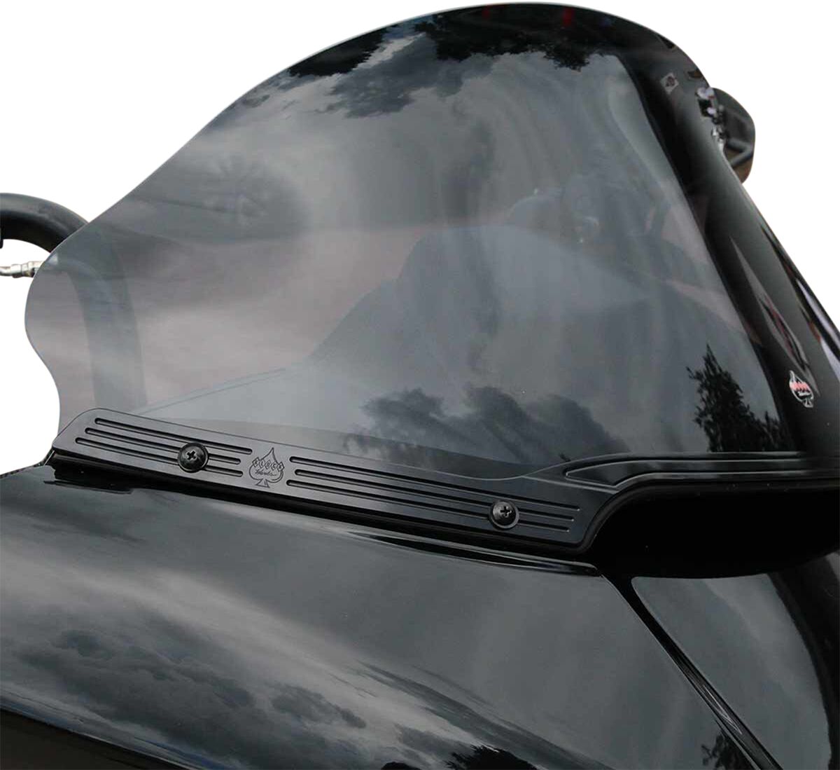 Klock Werks Trim Ws Blk Logo Fltr15+ Windshield Oem Harley Type Klock Werks