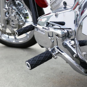 Arlen Ness Diamond Footpegs, Chrome - 18+ Softail (Rear) Footpegs Arlen Ness