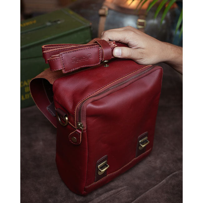 Trip Machine, tank and tail bag. 4.4 liter. Cherry TOURING LUGGAGE Tripmachine