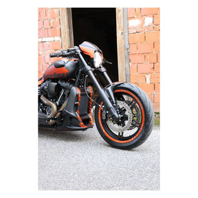 Cult-Werk, radiator cover ''Racing''. Gloss black Frames Covers Cult Werk