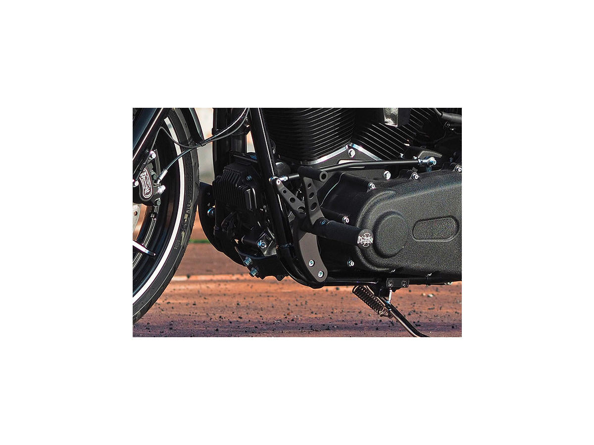 Thunderbike Forward Control Kit For Dyna Base Rubber, Short Forward ( 32 Mm) Black Thunderbike