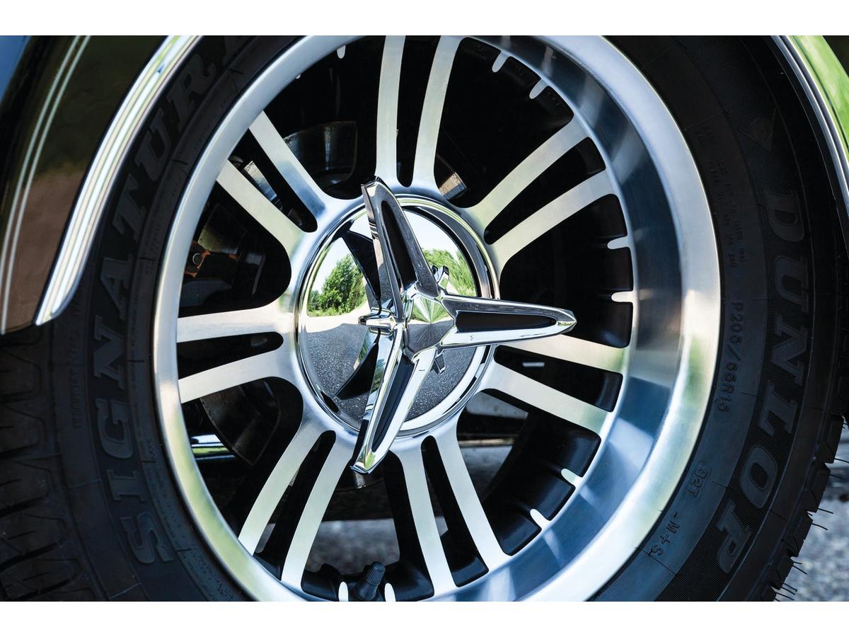 Kuryakyn Knock Off Wheel Center Cap Chrome Kuryakyn
