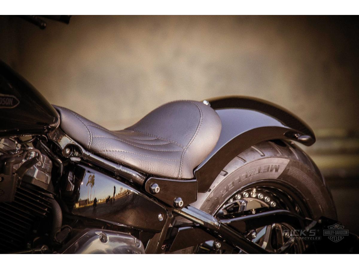 Ricks Motorcycles 180 200 Tire Rear Fender Kit For M8 Softail Without Cover, Gap Between Tank And Seat Remains Ricks Motorcycles