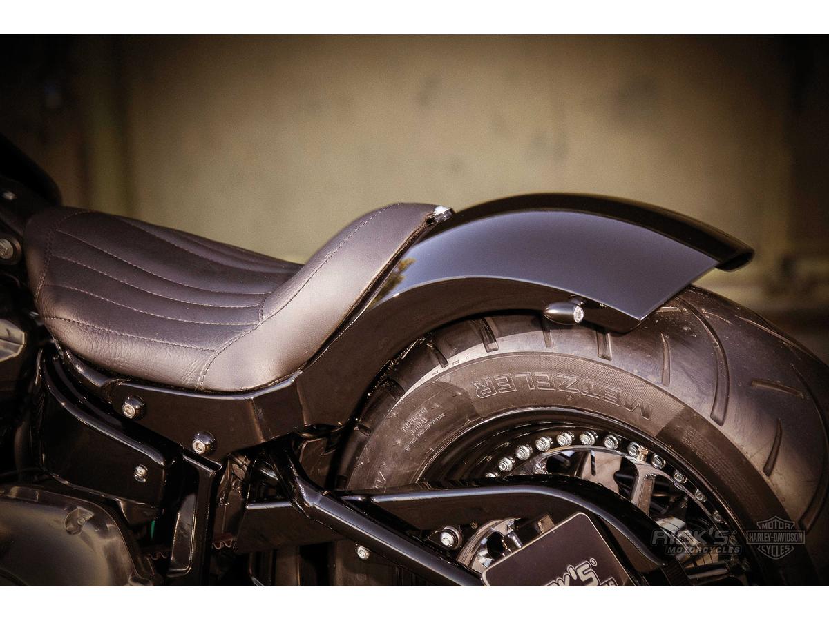 Ricks Motorcycles 180 200 Tire Rear Fender Kit For M8 Softail Without Cover, Gap Between Tank And Seat Remains Ricks Motorcycles