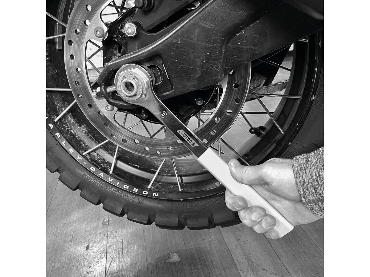 Cruz Tools 36mm Axle Wrench With Extension Handle Cruztools