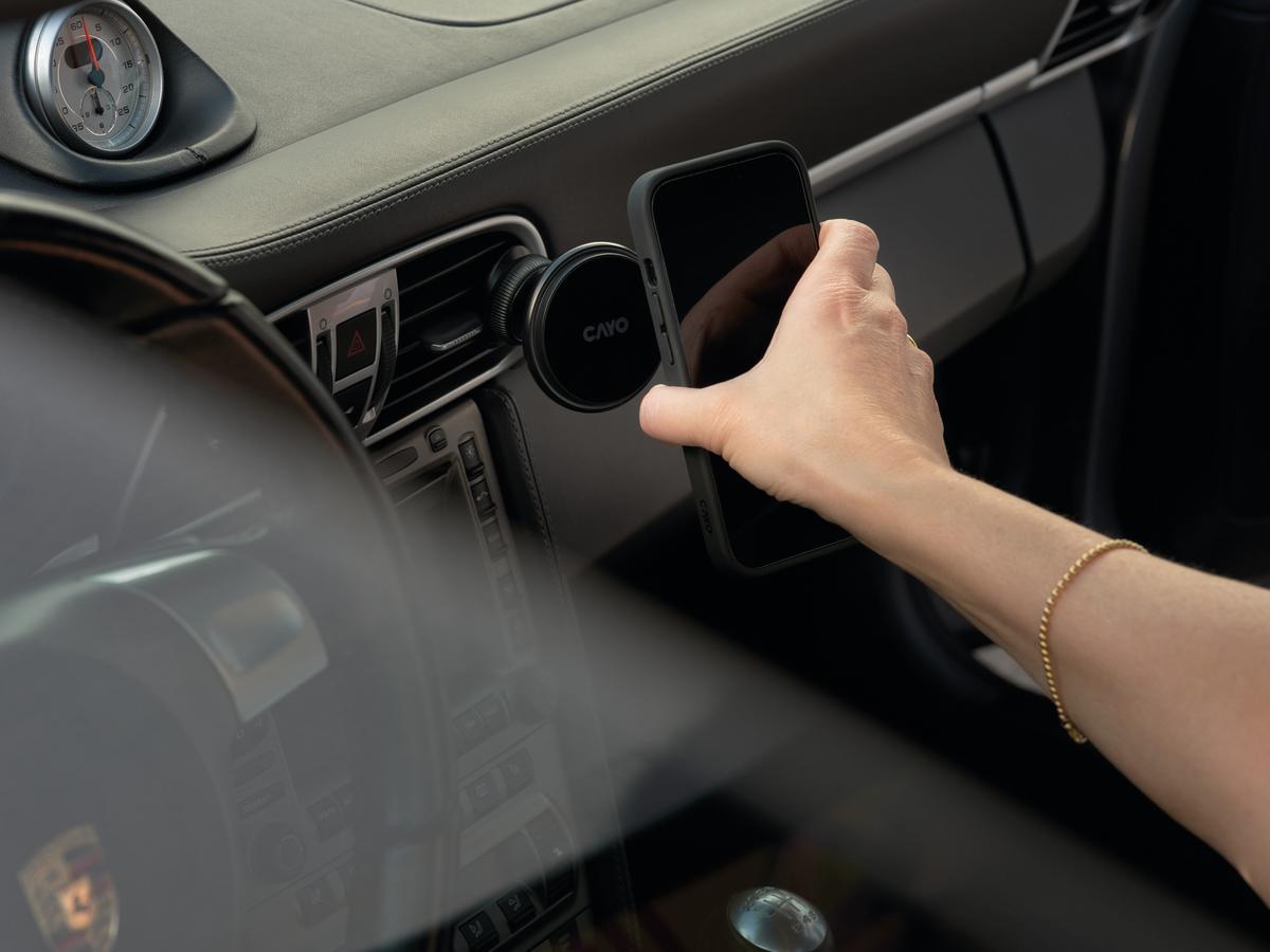Cayo Car.Dokk Phone Bracket System With Inductive Charging Black Cayo