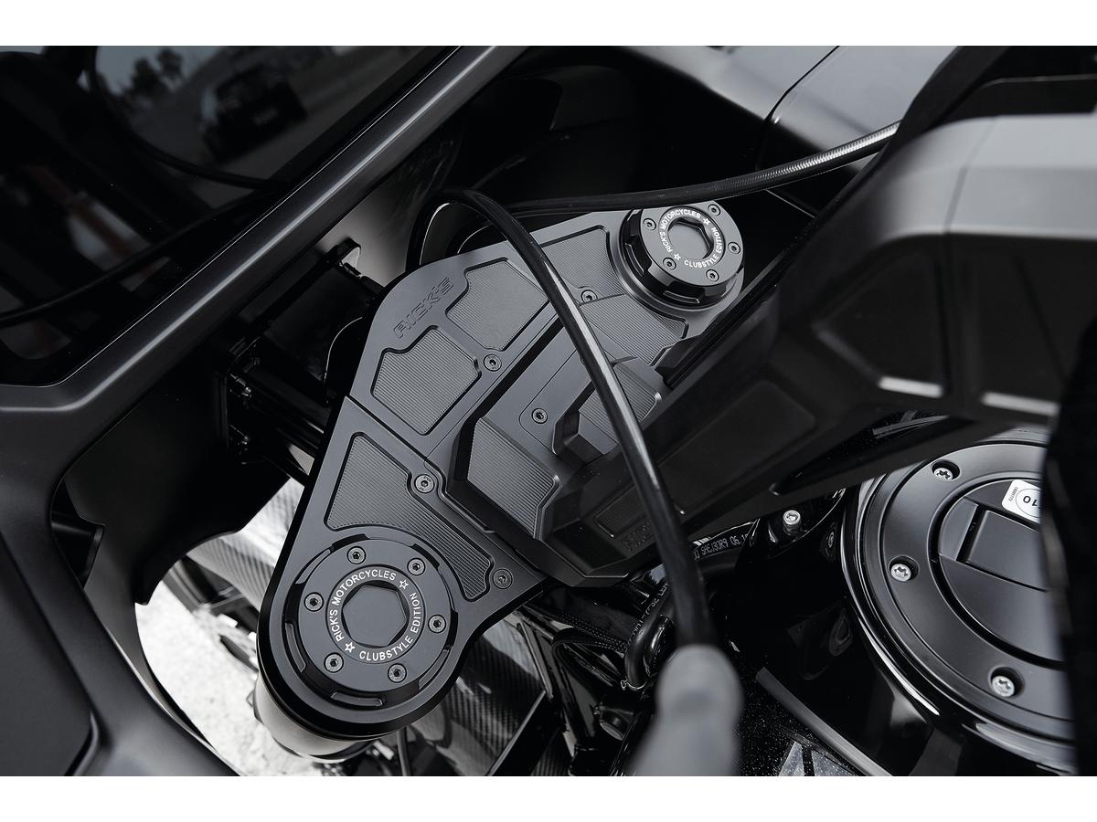 Ricks Motorcycles Reduced Reach Club Style Riser Relocation Plate 45 Mm Offset, Includes Steering Lock Cover Black Anodized Ricks Motorcycles