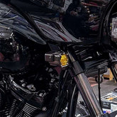 A10 Moto 14 23 Street Glide/Road King Billet Front Turn Signal Kit A10 Moto Gloss Black Coating Yes S1 Amber Lenses (Most Common)
