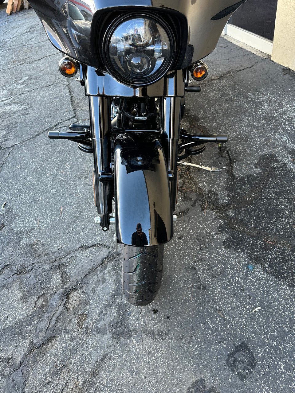Bung King V Bar Highway Peg Crash Bar, Gloss Black - 2009-2023 Touring (FLH) Highway Peg Crash Bar Bung King