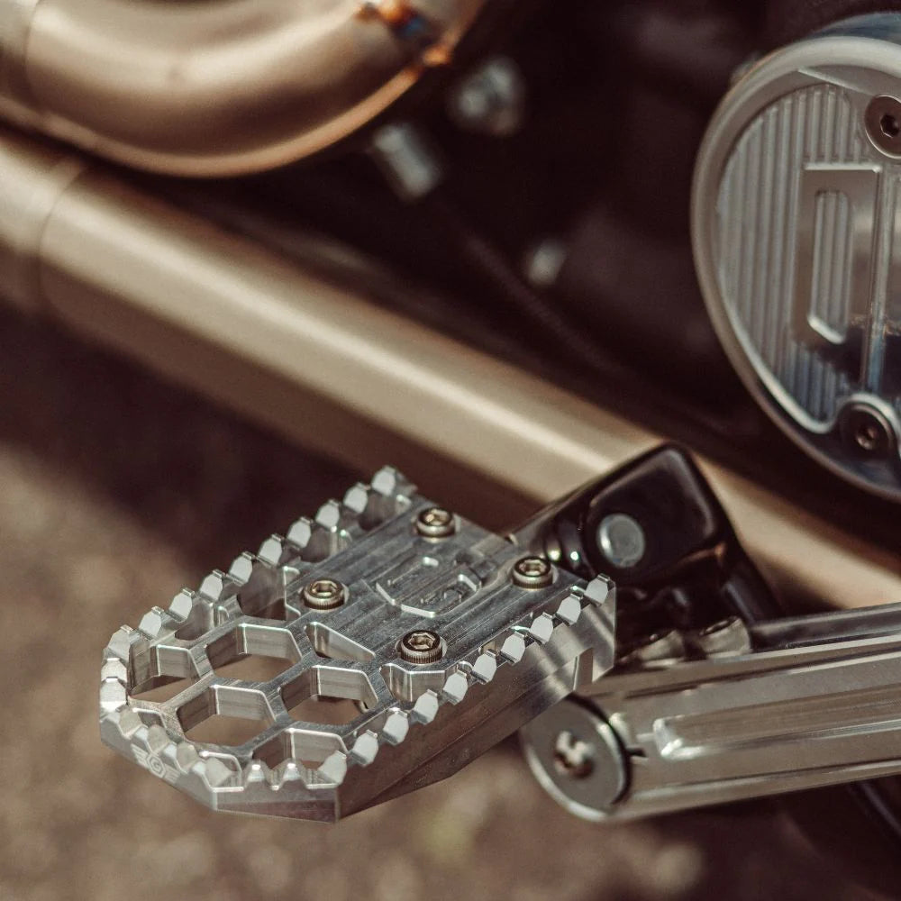 OG HoneyComp V3 Foot Pegs Foot Pegs Original Garage Moto