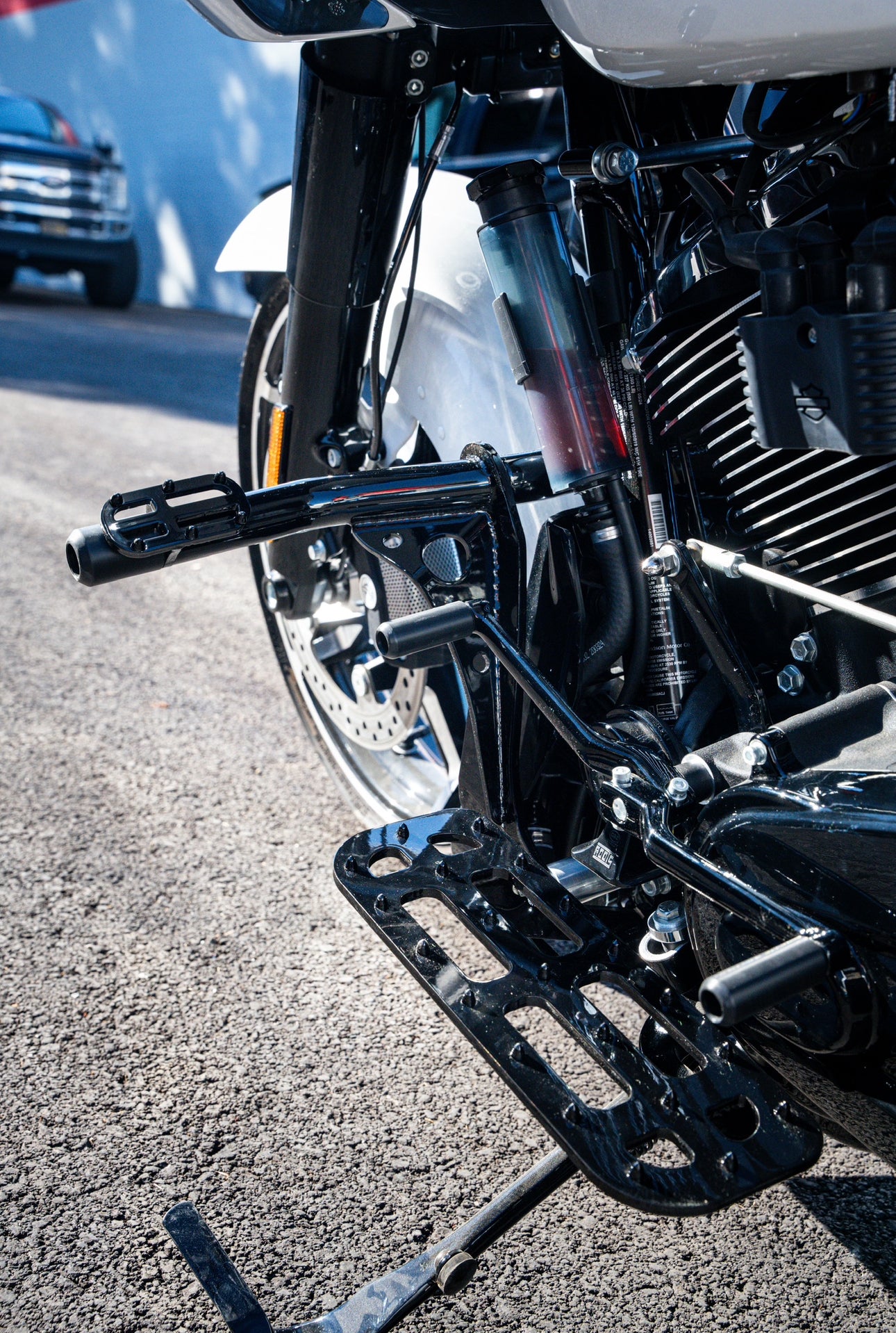Bung King Highway Peg Crash Bar, Gloss Black - 2024-2025 Touring (FLH) Highway Peg Crash Bar Bung King