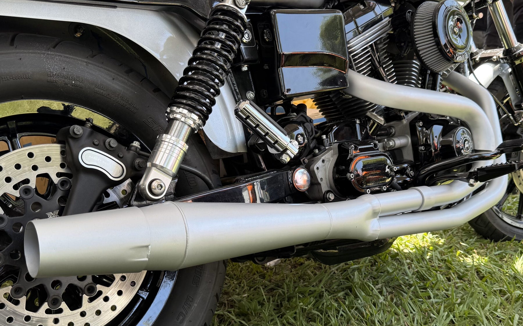Thunderheader 1026S 2-1 Exhaust, Glacier Silver Cerakote - 1999-2005 Dyna 2-1 Full Exhaust System Thunderheader