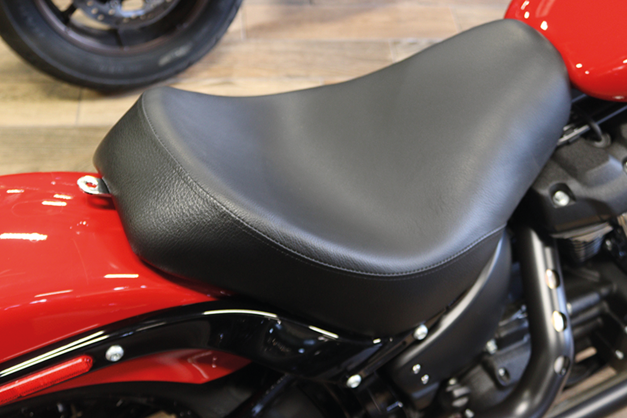 Wyatt Gatling Butt Bucket Seat St18 Up Solo Seat V-Twin Manufacturing