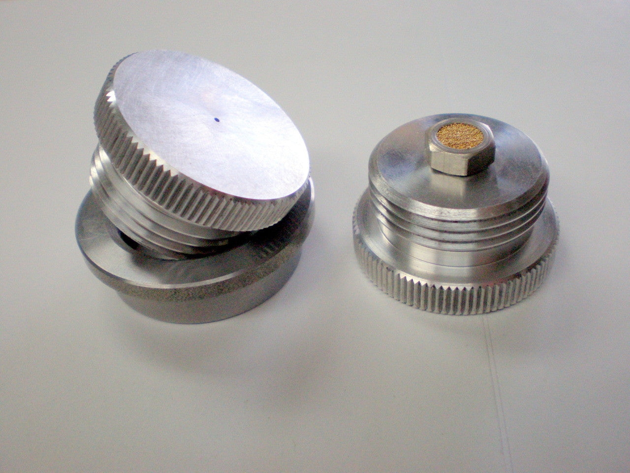 Bung King Vented Filler Cap and Weld-In Bung Kit 1.25"-12, Aluminum Cap Gas Cap Bung King