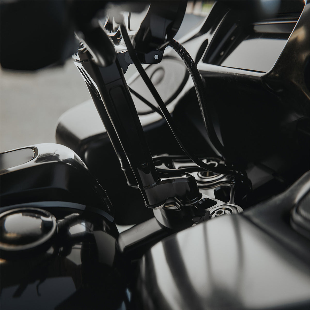 SDC Dagger Pullback Plate, Black Anodized - Touring & 18+ Softail Pullback Plate Kraus Motor Co.